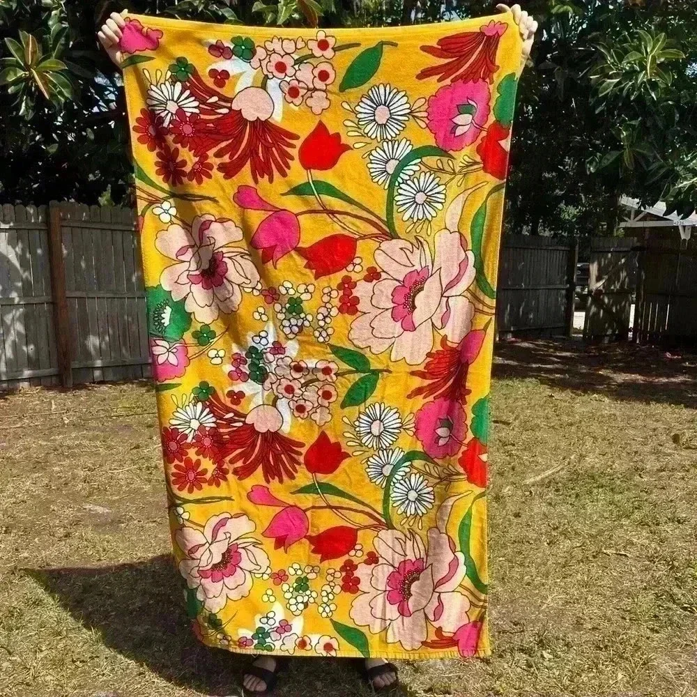 ban.do Beach, Please! Superbloom Beach Towel 60s/ 70s flowers